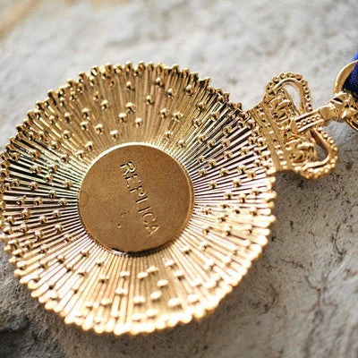 AM | Member of The Order of Australia - Image 2