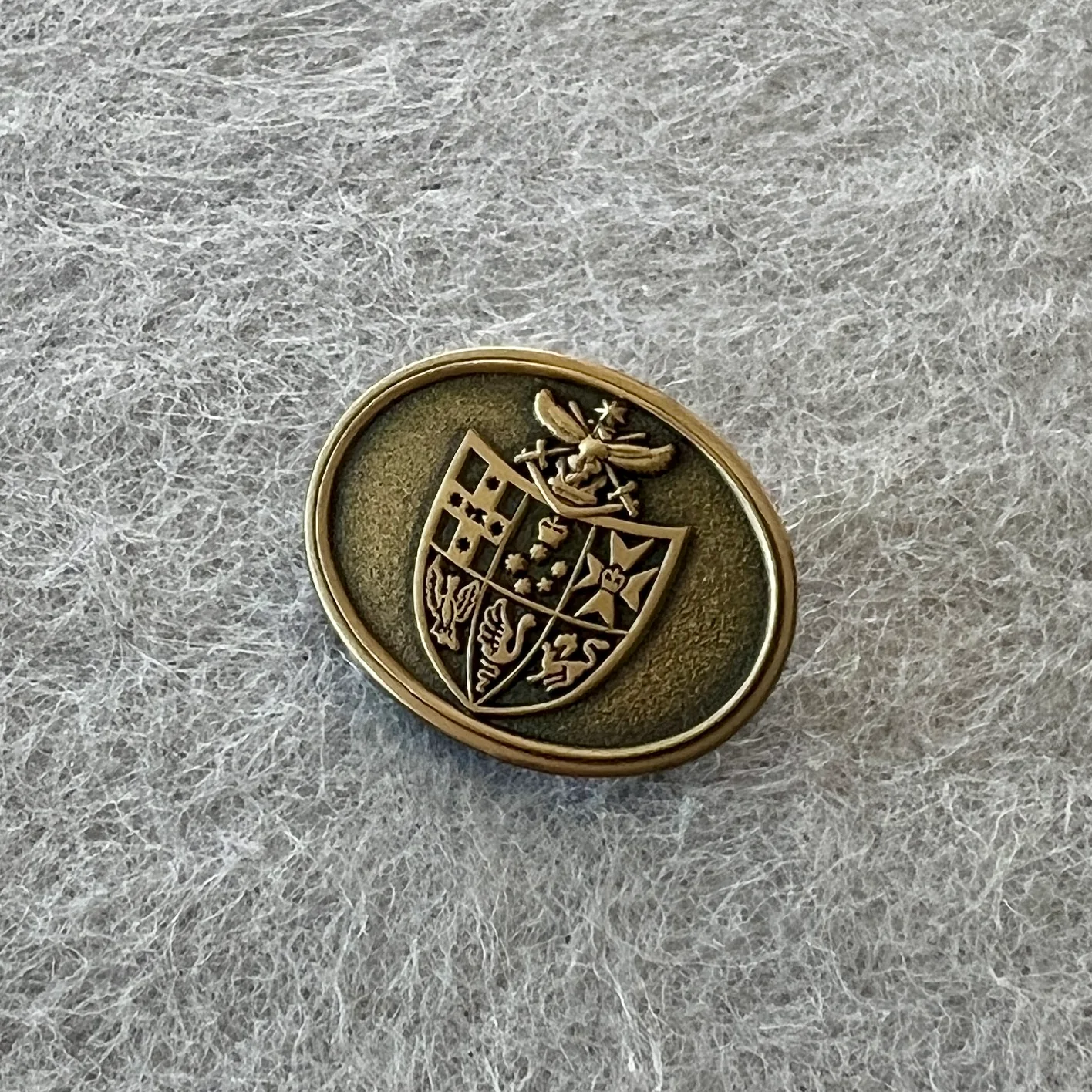 Joint Secretary and Chief of the Defence Force (Level 3 - Gold) Commendation Badge - Image 4