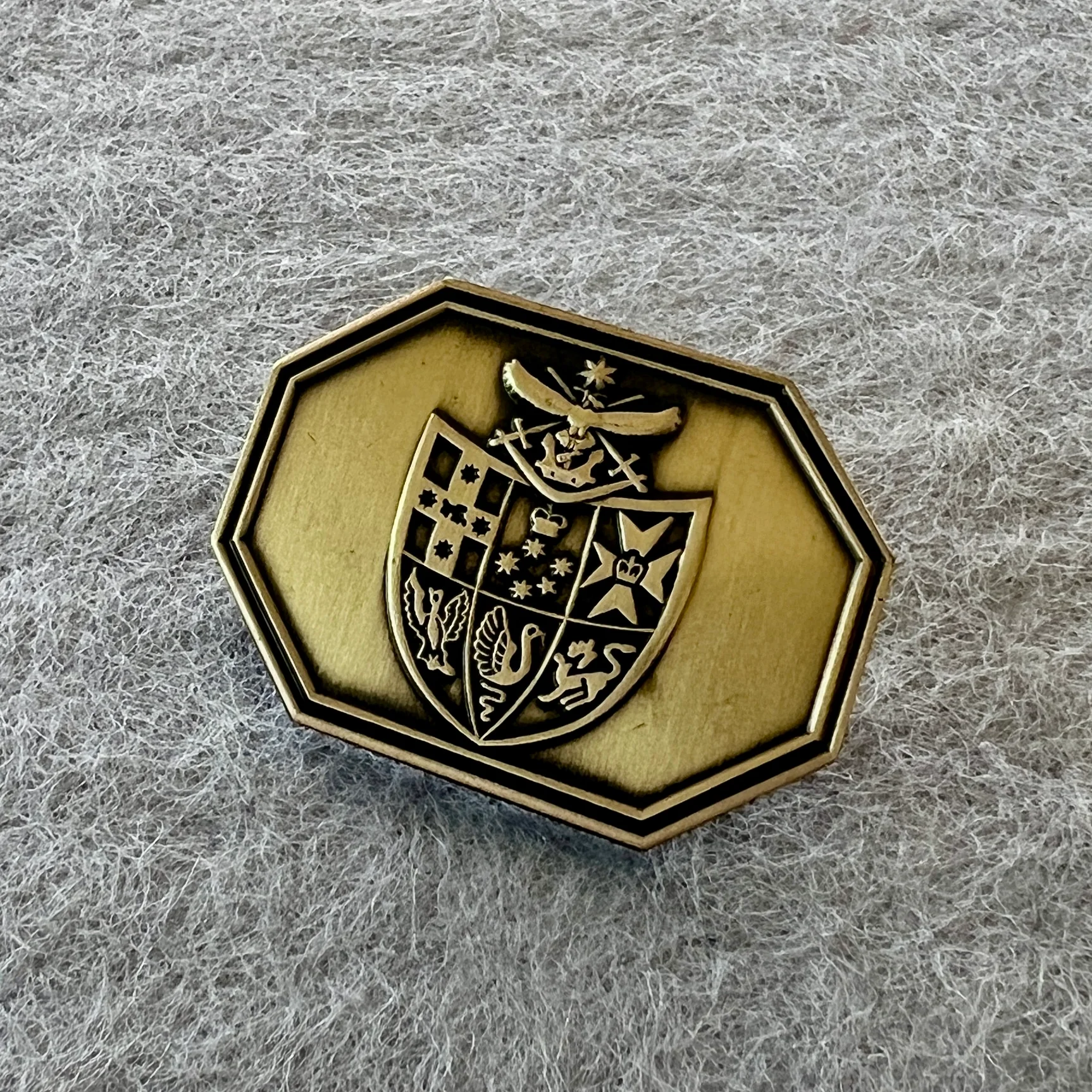 Joint Secretary and Chief of the Defence Force (Level 3 - Gold) Commendation Badge - Image 5