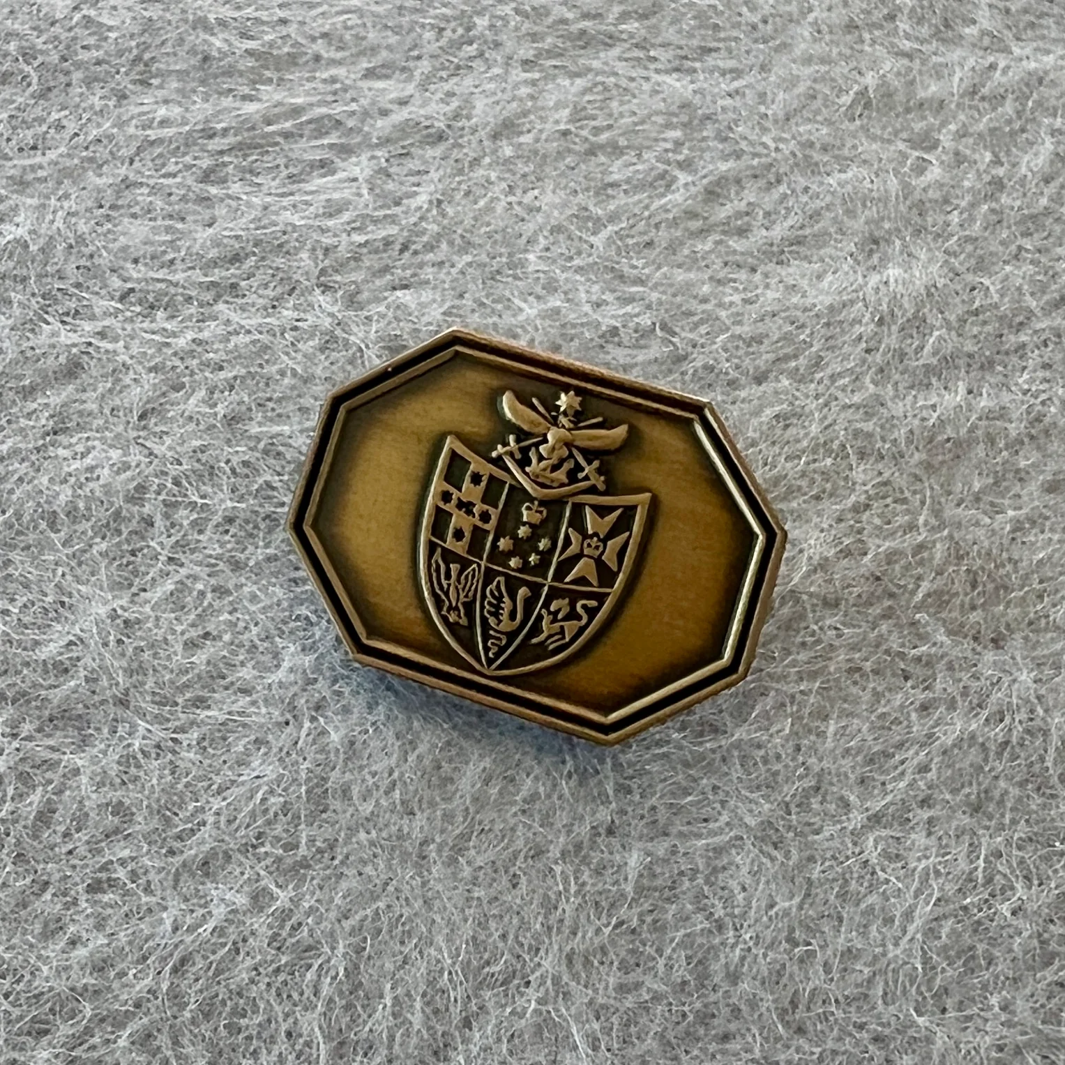 Joint Secretary and Chief of the Defence Force (Level 3 - Gold) Commendation Badge - Image 6