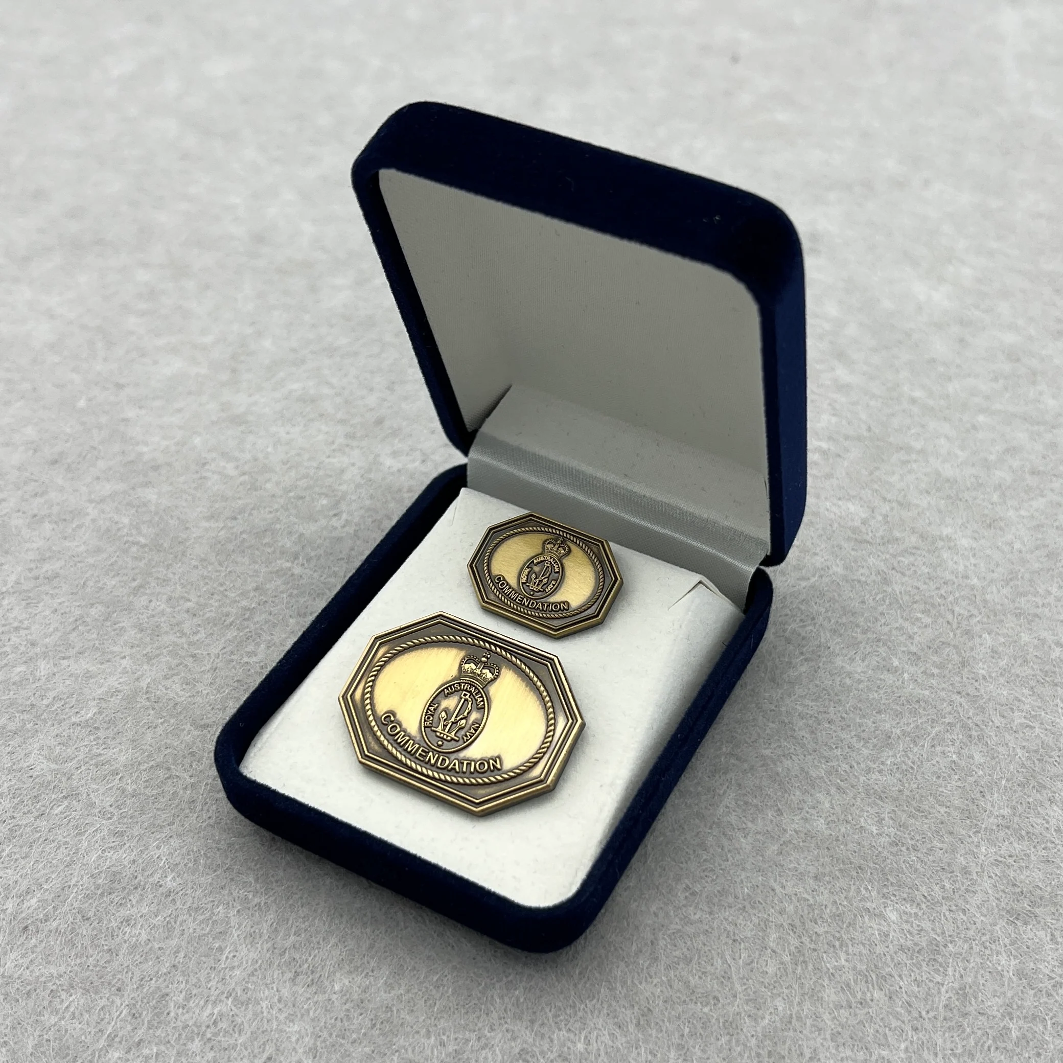 Royal Australian Navy (Level 3 - Gold) Commendation Badge - Image 2