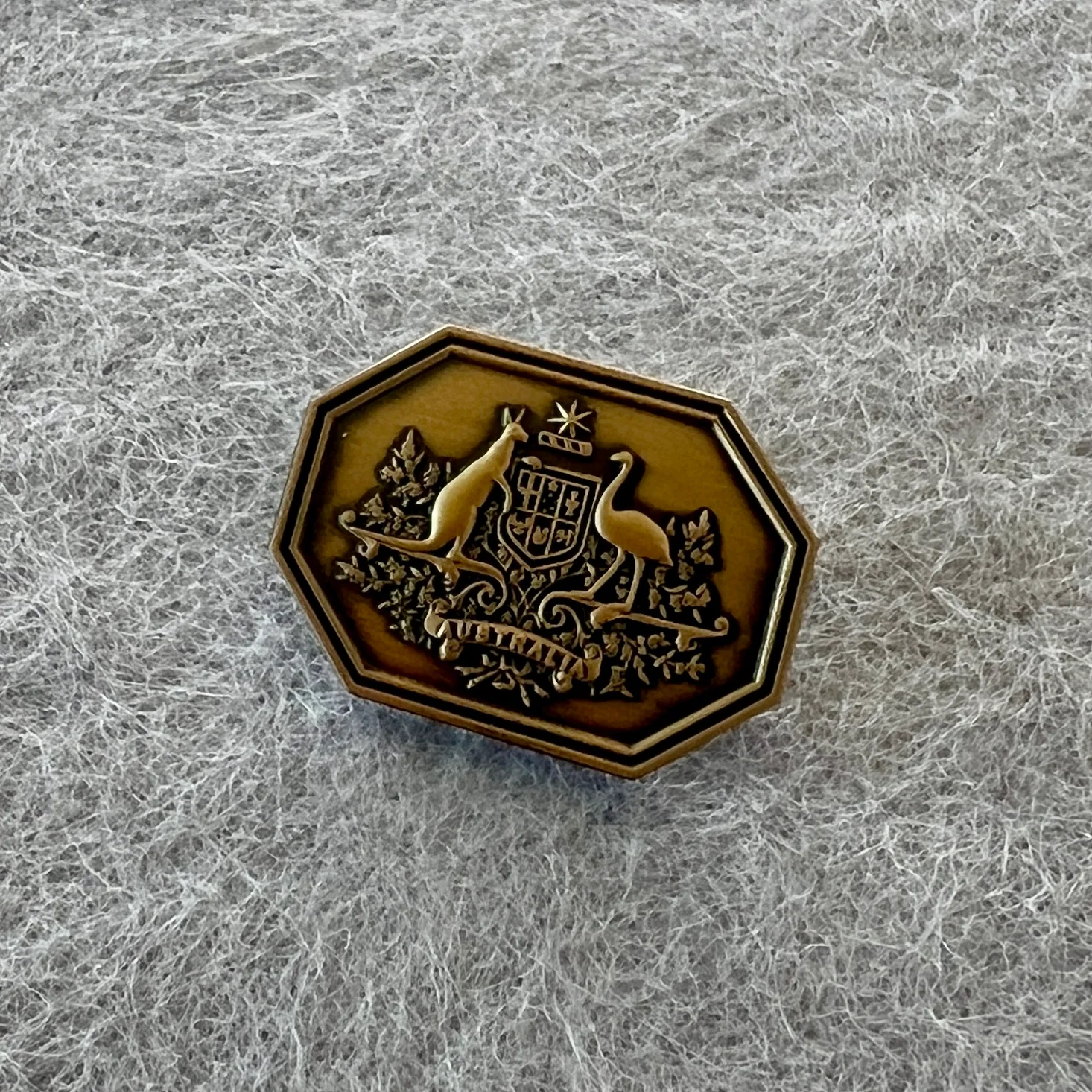 Secretary of the Defence Force (Level 3 - Gold) Commendation Badge - Image 6